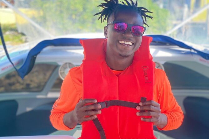 2 Hours Sip and Snorkeling Experience in Bahamas - Friendly captains and a small group