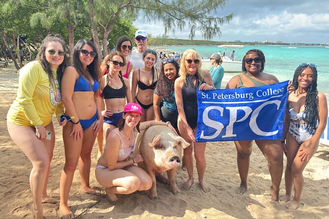 4-Island Tour Swimming Pigs, turtles, snorkeling , rose island, - A small boat and a personal crew