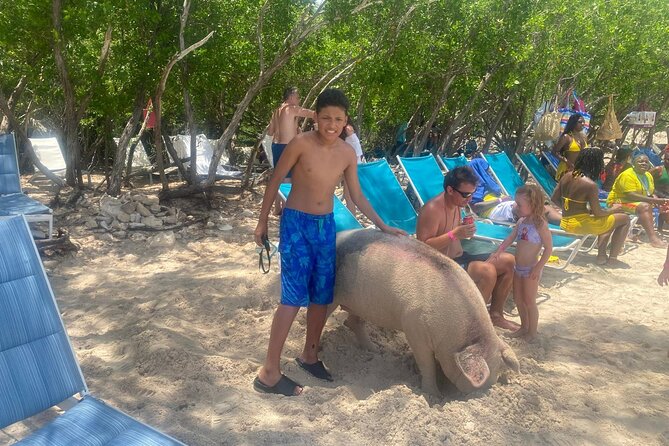 4hr Private Tour Island Hop Snorkel w/ Turtles & Sip Bahama Mamas - Sandy Cay and the Gilligan’s Island feel