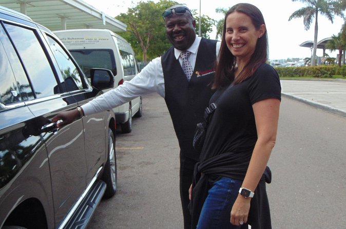 Bahamas Airport Transportation w/Free Grocery Stop-1 Way Private - The ride can double as a Nassau introduction