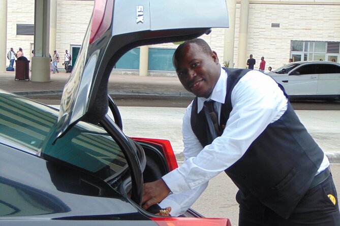Bahamas Airport Transportation w/Free Grocery Stop-1 Way Private - Who will get the most from this transfer?