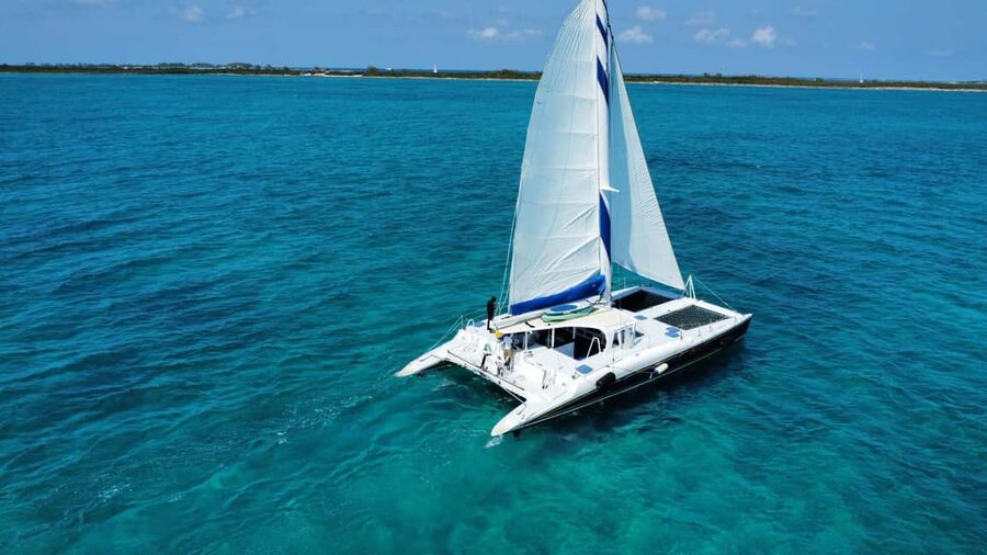 Bahamas: Swimming Pigs & Snorkeling Cruise with Lunch & Rum - The ride back and Junkanoo Rush Out
