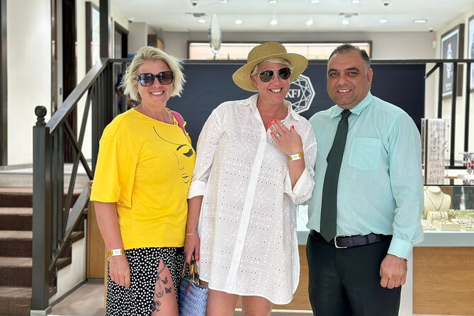 Champagne and Diamond Shopping Experience in Downtown, Bahamas - Who Will Enjoy This Visit Most?