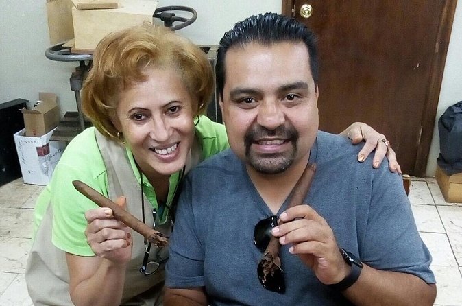 Cigar Rolling Lesson in Nassau - What to Confirm Before You Pay