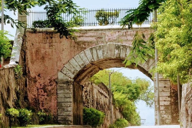 City Sight Seeing with Wine, Rum Cake and Conch Fritter Samples - Key points before you book