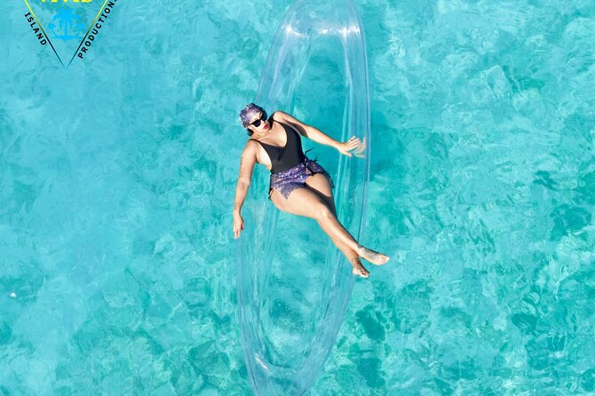 Clear Kayak Photoshoot+Free Cocktail Nassau, Bahamas - What this Nassau photo session really offers