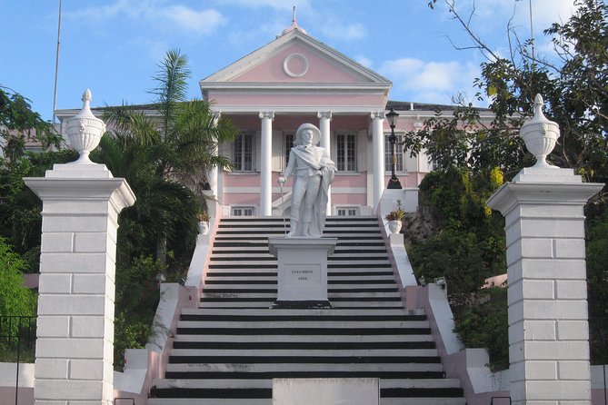 Dilly Dally Walking Tour of Nassau Attractions - Rum, wine, and chocolate after the history