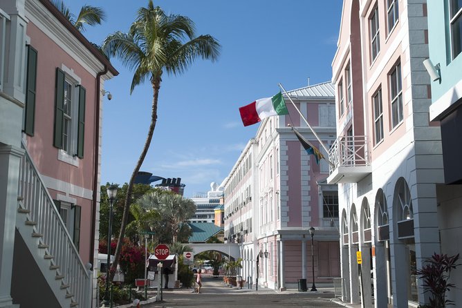 Dilly Dally Walking Tour of Nassau Attractions - Who should book this Nassau walking tour