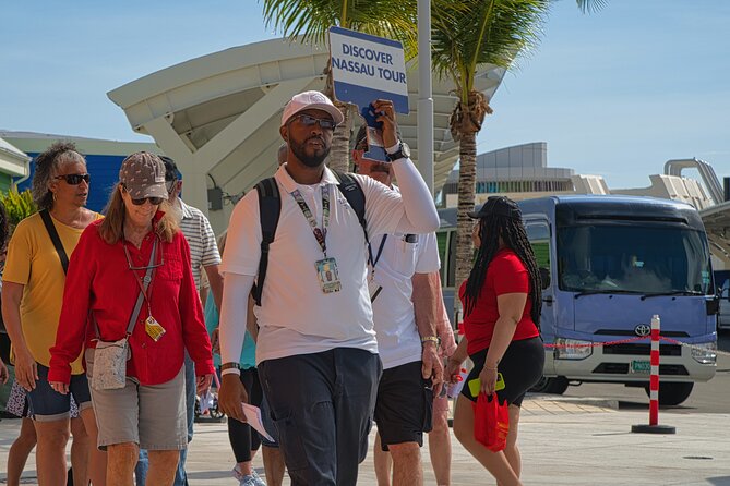 Discover Nassau Sightseeing Tour plus Atlantis Resort Visit - What the guide adds to the experience