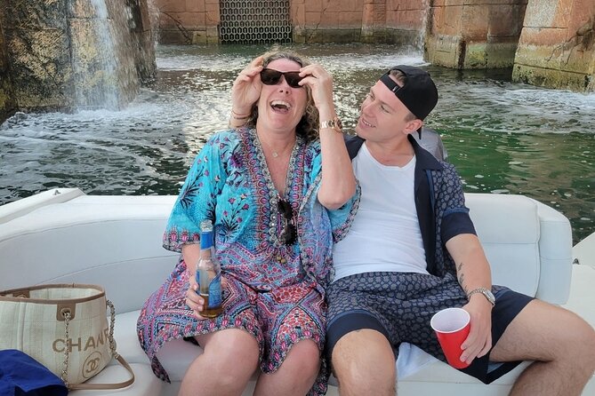 Exotic half day private charters to Rose Island, Pigs and Turtles - Drinks, snacks, and the missing lunch
