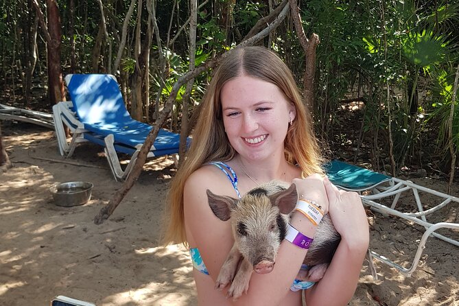 Honor Roll Private Bahamas Boat Charter - Athol Island and the swimming pigs