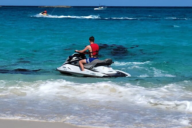 Jetski Rentals Nassau Bahamas. Transportation included (free) - Who will get the most from this outing