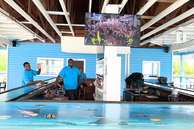 Junkanoo Village Beach Club with Lunch - Straw Market and Small Extras