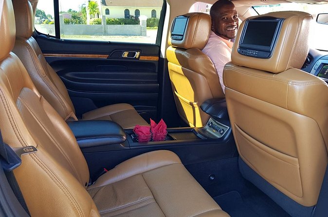 Luxury MKT Town Car Private Roundtrip Transfer - Where this transfer fits into a Nassau trip