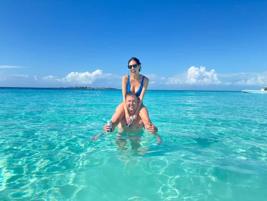 Nassau: 4-Island Tour Swimming Pigs, turtles, snorkeling - Why the small boat matters