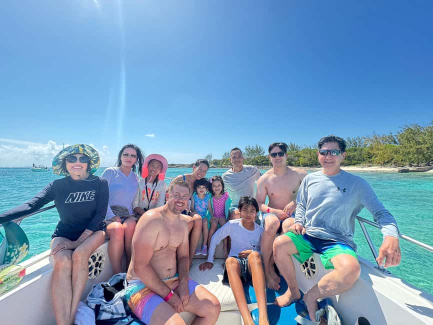 Nassau: 4-Island Tour Swimming Pigs, turtles, snorkeling - The crew and the Bahamian setting