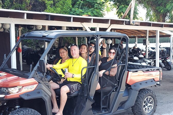 Nassau Adventure: Jeep Rental with Bluetooth Speaker - Arawak Cay, the Caves, and the west coast