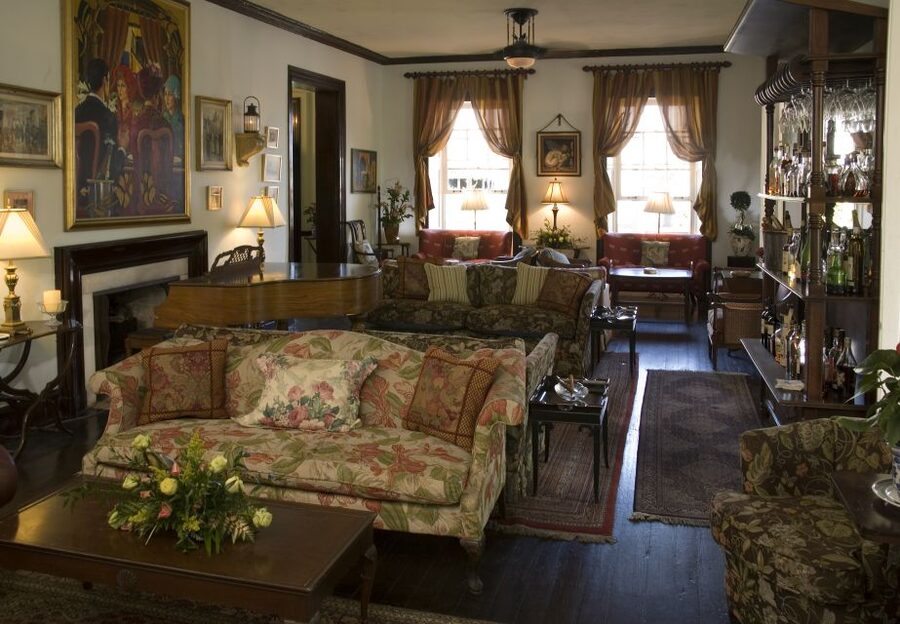 Nassau: Afternoon Tea at Graycliff Hotel and Restaurant - Is $96 a fair price?