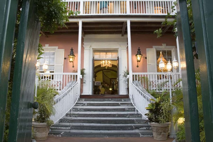 Nassau: Afternoon Tea at Graycliff Hotel and Restaurant - Access and practical cautions