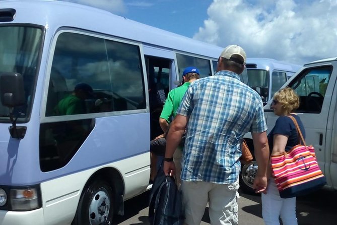 Nassau Airport Group Round-Trip Transfers - What the private group format really gives you