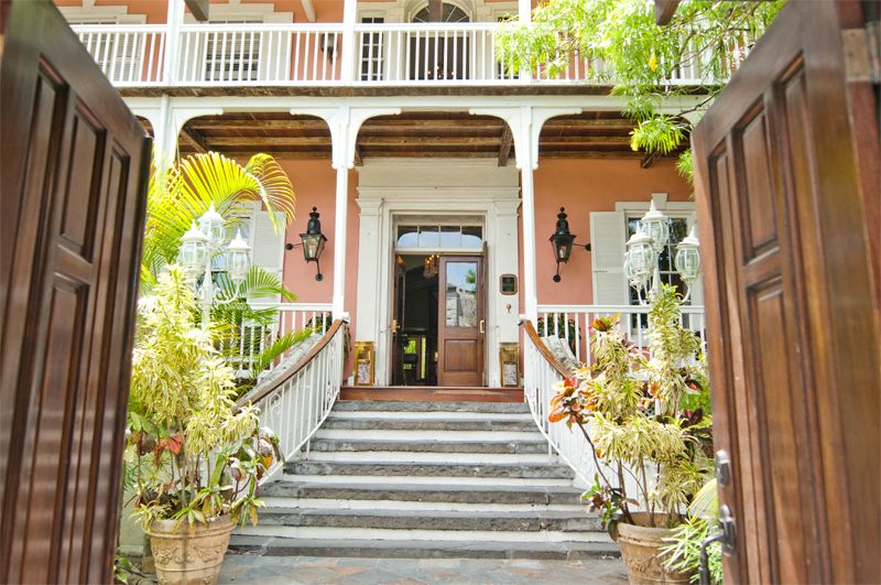 Nassau: Bites and Sites Food and Cultural Walking Tour - Who should book this Nassau walk?
