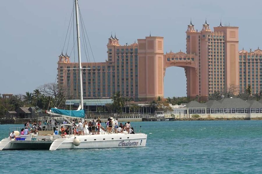 Nassau: Catamaran Sail and Snorkel Tour - Key points at a glance
