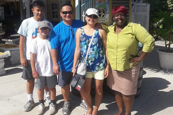 Nassau City Escape Transfer (One Way) - Meeting Your Driver in Nassau