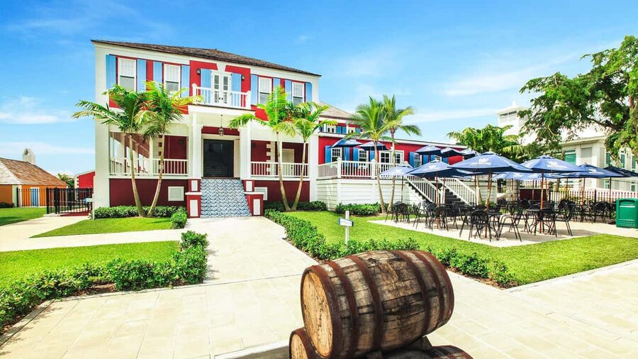 Nassau City Tour: Discover the Charms of Old Charles Town - Tasting Nassau at the chocolate and wine stops