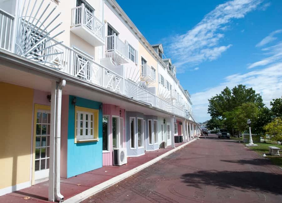 Nassau: E-Scooter Tour with Food Tasting and Local Drinks - Rum cake gives the tour an easy first taste