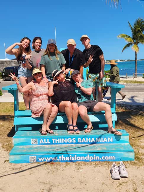 Nassau: Electric Bus Tour with Food & Drink Samples - Pompey Square, Arawak Cay, and Fort Charlotte