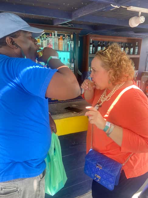 Nassau: Historic City Tour with Drink and Food Tasting - Why the guide can make or break the day