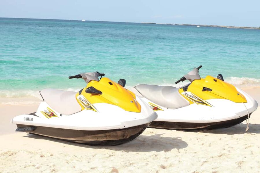 Nassau: Jet Ski Ride, Parasailing & Banana Boat Tour - The 3.5-mile banana boat ride