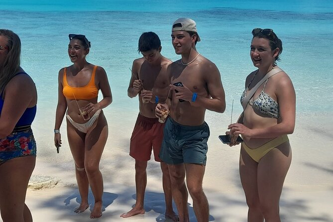 Nassau, Private Swimming Pig, Island Hopping, Snorkeling, Turtles - What the private format is really worth
