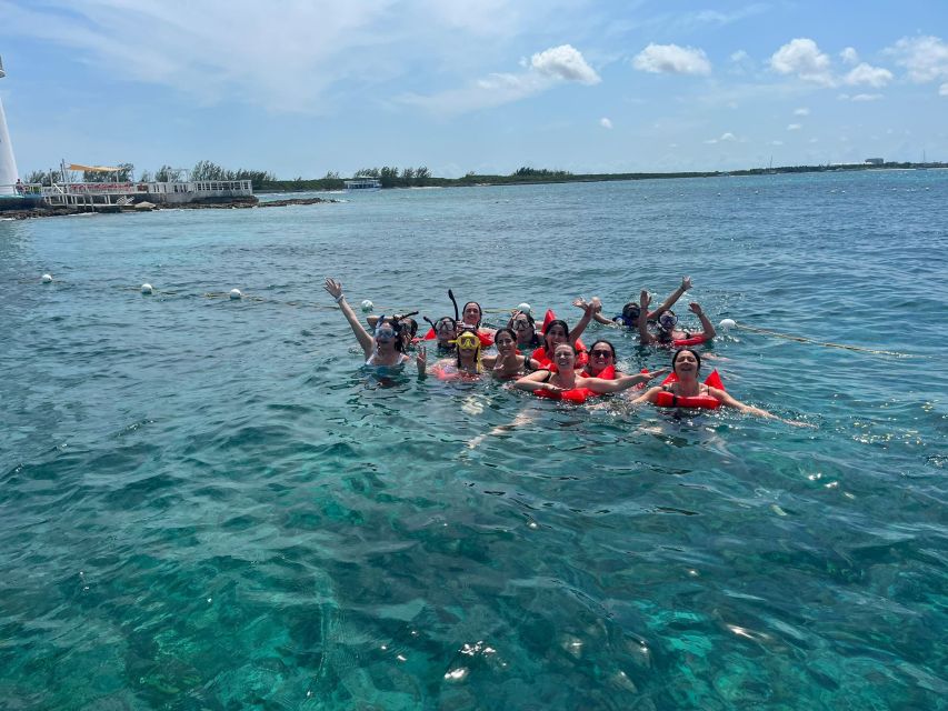 Nassau: Reef Snorkeling, Turtles, Lunch & Private Beach Club - Lunch, drinks, and the optional pig activity