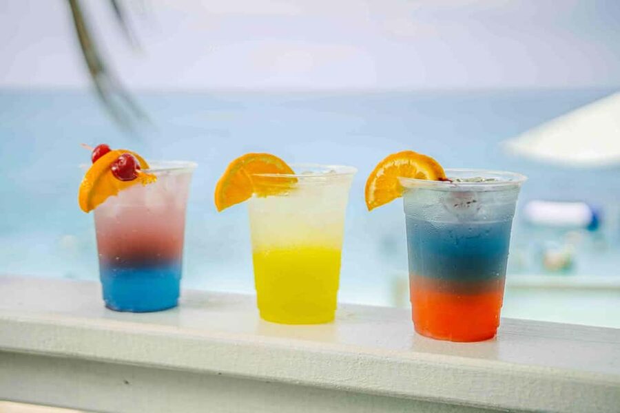 Nassau: Rose Island's Sand Dollar Beach Resort - Staff and service
