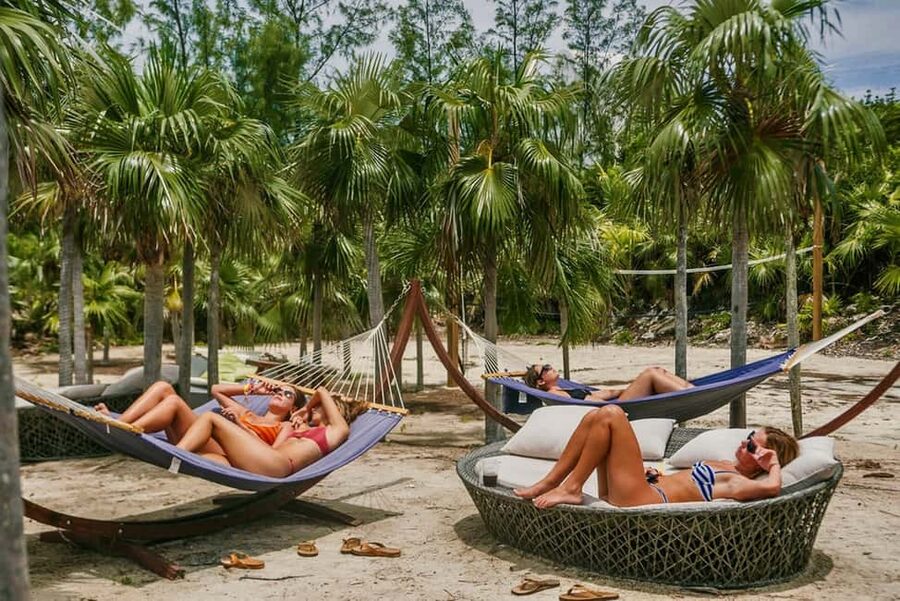 Nassau: Rose Island Swimming Pigs and Beach Day Group Tour - What you can do after the pig encounter