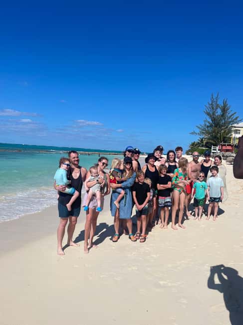 Nassau: Rum, Reggae and Rhythms Tour - Meeting the guide at Pompey Square