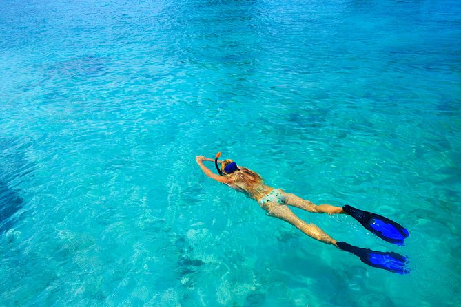 Nassau Sail & Snorkel Adventure with 1 Hour Open Bar - The Ride Through Nassau Harbour to Athol Island
