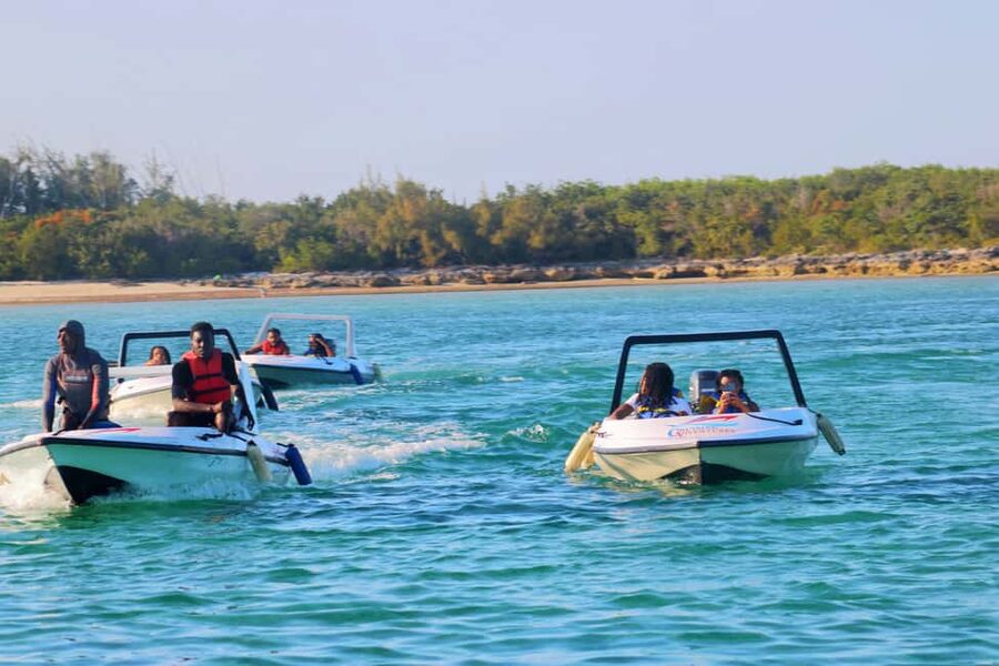 Nassau: Self-Drive Speedboat Ride and Pig Swimming Encounter - Wind, rain, and safety considerations