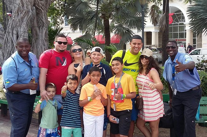 Nassau Shore Excursion: Cultural Heritage Sightseeing Tour - Cable Beach, straw shopping, and the included daiquiri