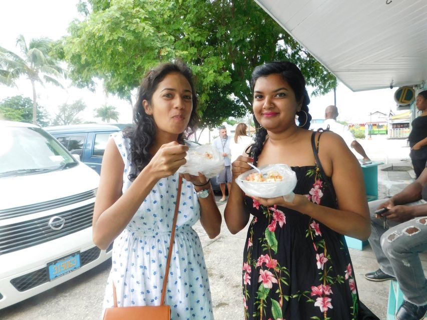 Nassau: Sip, Sample & See, Food & History Bus Tour - Lunch at a family restaurant