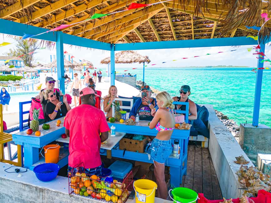 Nassau: SNUBA Diving Island Cruise with Bahamian Lunch - Key points to know