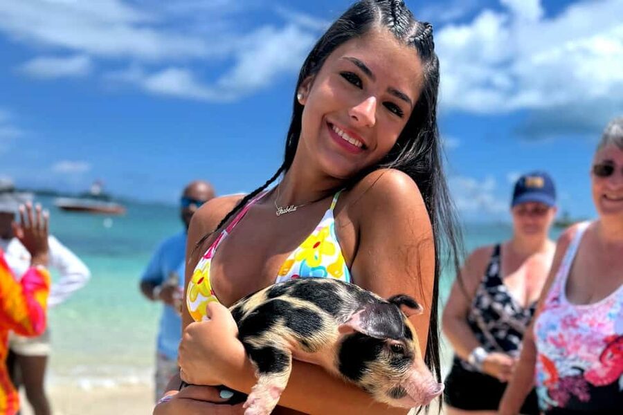 Nassau: Swimming Pigs, Snorkeling, Lunch, & Beach Boat Tour - From Nassau Harbor to the private beach