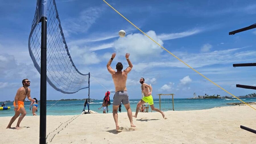 Nassau: Swimming Pigs, Snorkeling, Lunch, & Beach Boat Tour - Lunch, rum punch, and the value of $140