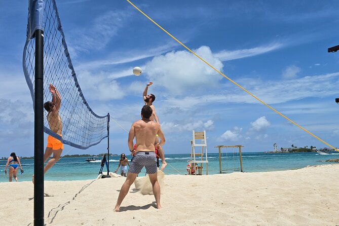 Nassau Swimming Pigs: Snorkeling, Lunch & Private Beach Club - The value of $140 per person