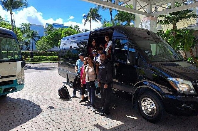 One Way Private Bahamas Airport Transportation with Free Wifi - Child seats, accessibility, and who should book