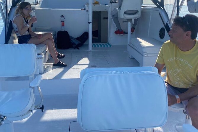 Private 38' Defender Sportfishing/Swim with Pigs in Nassau - Adding the swim-with-pigs stop