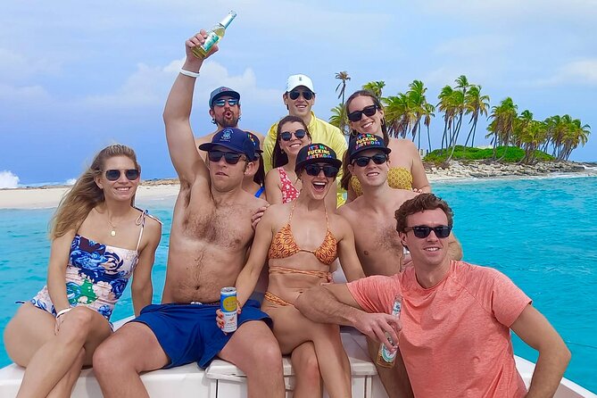 Private 4-Hour Rose Island charter Snorkeling Turtles & Beaching - Adding the swimming pigs