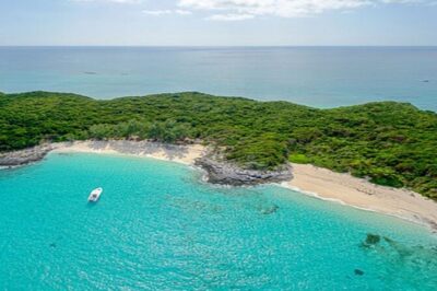 Private Beach Day / 50ft Sun Seeker or 33ft Boat / 1-10 Guests