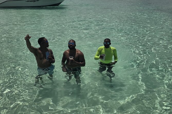 Private Boat Tours & Fishing Charters in Nassau, Bahamas - Stop one: watching the swimming pigs